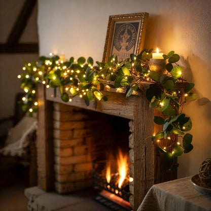 Dekoracyjna girlanda świetlna z zielonymi akcentami