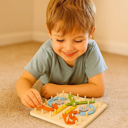 Puzzle Montessori z kołkami dla dzieci ⎜ Kreatywna zabawka do dopasowywania kształtów z literami i cyframi do nauki wczesnej.