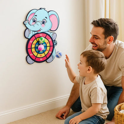 Urocza dziecięca gra w rzutki